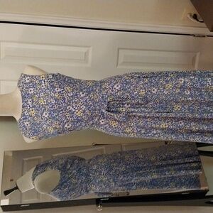 Feminine Anne Klein Floral Dress.